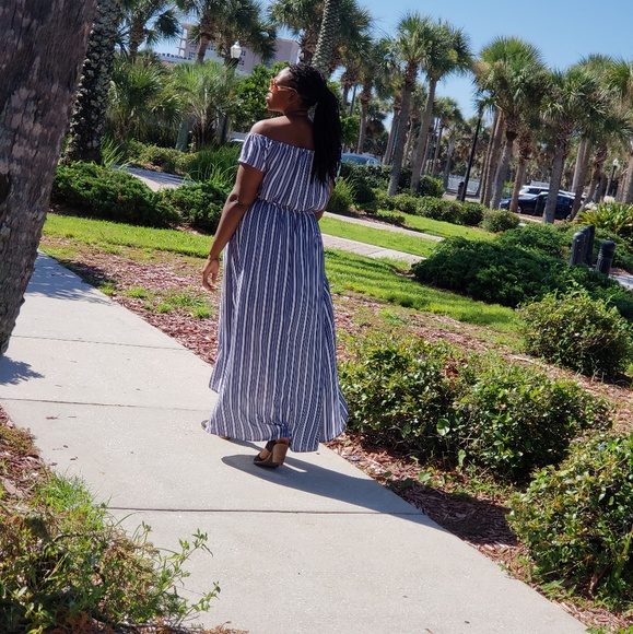 Romper w/ Train - Picture 4 of 6